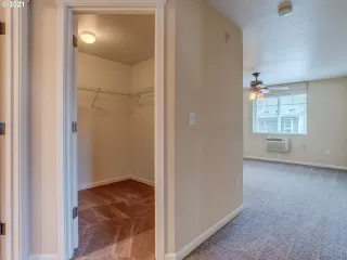 Photo #5: 21203443 Listing