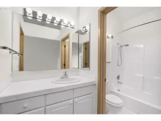 Photo #5: 21203522 Listing