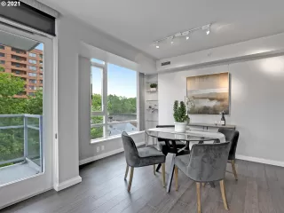 Photo #5: 21204522 Listing