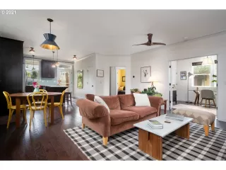 Photo #2: 21204523 Listing