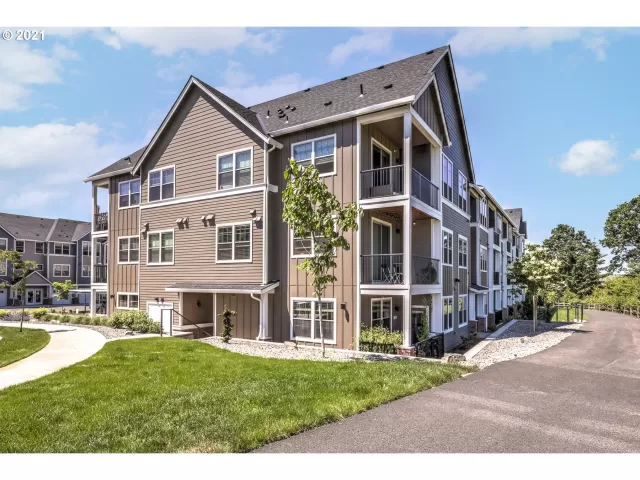 MLS: 21204683 Condo For Sale