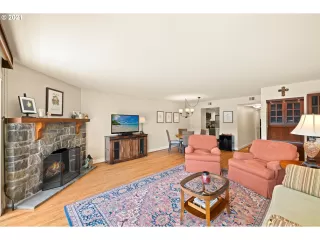 Photo #2: 21204684 Listing 