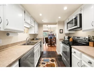 Photo #6: 21204684 Listing 