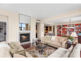 Photo #1: 21205047 Listing