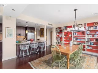 Photo #3: 21205047 Listing