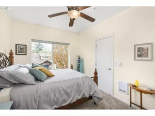 Photo #5: 21205534 Listing