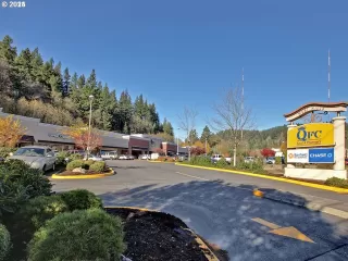 Photo #5: 21205889 Listing