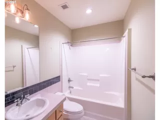 Photo #4: 21206150 Listing