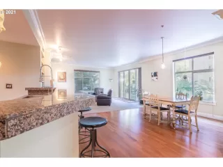 Photo #5: 21206150 Listing