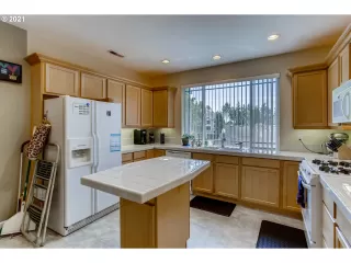 Photo #6: 21206261 Listing