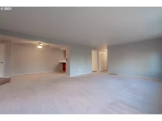 Photo #5: 21206809 Listing