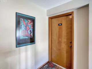 Photo #3: 21207564 Listing