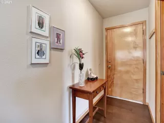 Photo #4: 21207564 Listing