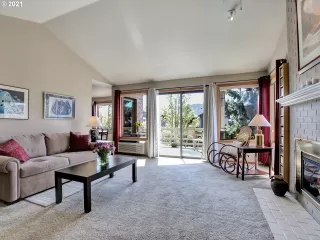 Photo #5: 21207564 Listing