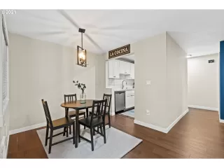 Photo #1: 21207697 Listing