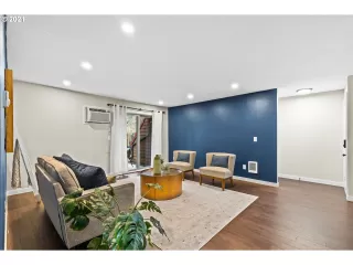 Photo #2: 21207697 Listing