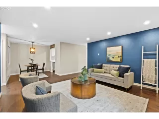 Photo #3: 21207697 Listing