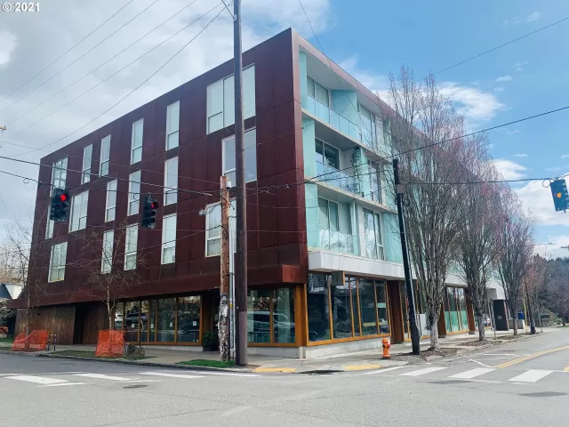 MLS: 21208182 Condo For Sale