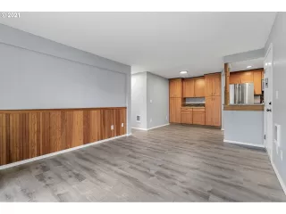 Photo #3: 21208793 Listing