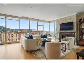 Photo #5: 21208917 Listing