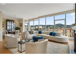 Photo #6: 21208917 Listing