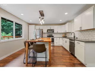 Photo #5: 21209780 Listing