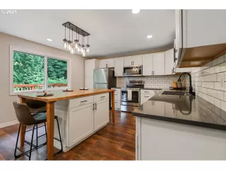 Photo #6: 21209780 Listing