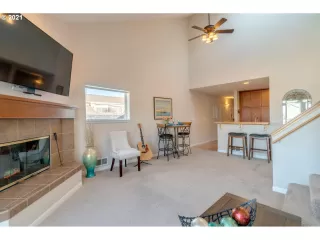 Photo #4: 21209845 Listing