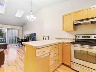 Photo #2: 21210056 Listing