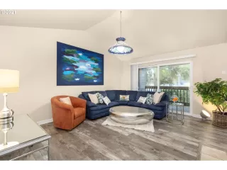 Photo #3: 21210175 Listing 