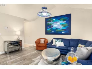 Photo #4: 21210175 Listing 