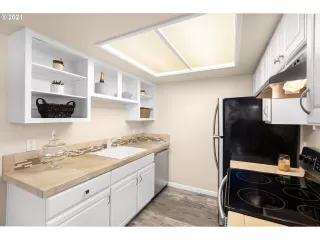 Photo #5: 21210175 Listing 