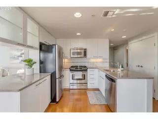 Photo #2: 21210635 Listing