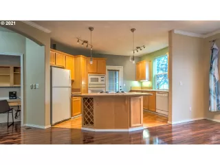 Photo #4: 21210839 Listing 