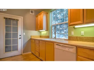 Photo #6: 21210839 Listing 