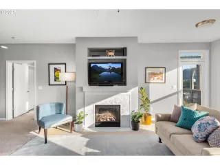 Photo #5: 21211448 Listing