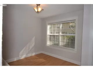 Photo #6: 21211519 Listing