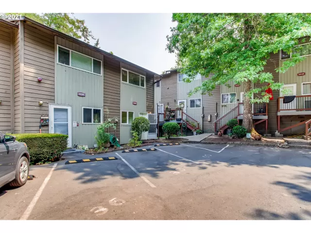 MLS: 21211627 Condo For Sale