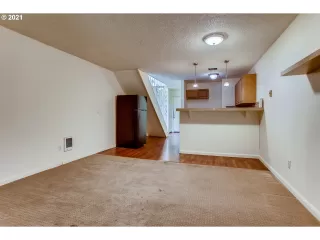 Photo #6: 21211627 Listing