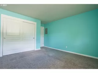 Photo #3: 21211732 Listing