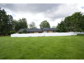 Photo #4: 21211732 Listing