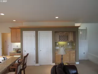 Photo #1: 21211796 Listing