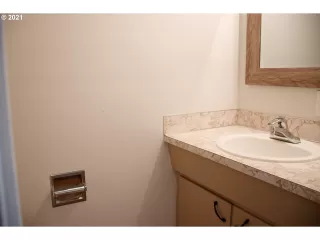 Photo #5: 21211817 Listing