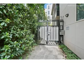 Photo #1: 21211922 Listing