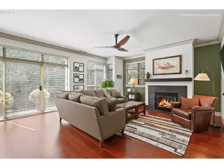 Photo #4: 21211922 Listing