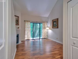 Photo #1: 21211996 Listing