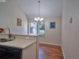 Photo #2: 21211996 Listing