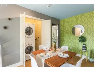 Photo #5: 21212173 Listing