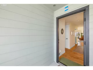 Photo #4: 21213633 Listing