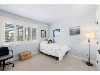 Photo #5: 21213633 Listing